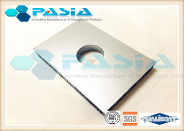 China Kundengebundene Form-Aluminiumbienenwaben-Platten mit PVDF-Rollen-Beschichtungs-Oberfläche fournisseur