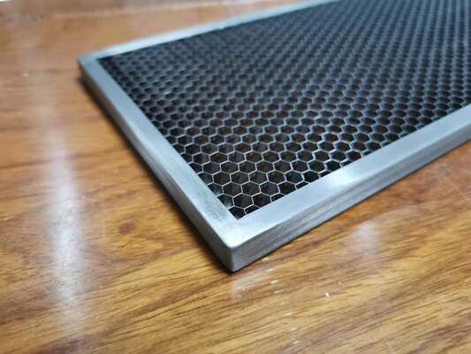 EMI-Schutz aus Edelstahl Honigtuchventilationsplatten 0,8 mm Diameter fournisseur