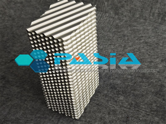 Überlegene Festigkeits-Gewichts-Verhältnis Minimaler Rückschlag und Langer Zerschlagenergie-Absorbierender Aluminium-Honigstockkern fournisseur