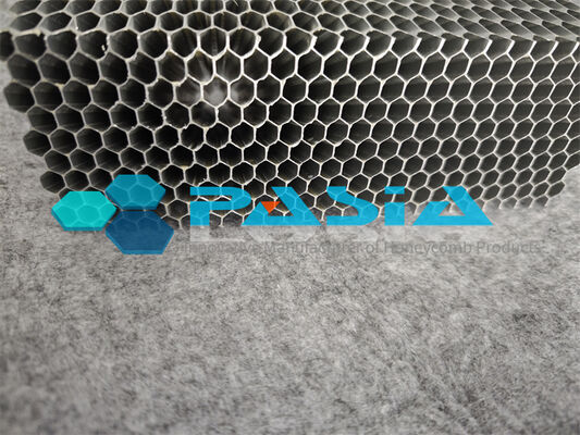 Vorhersagbar Konstante Kraftleistung Aluminium-Honeycomb-Energieabsorber fournisseur